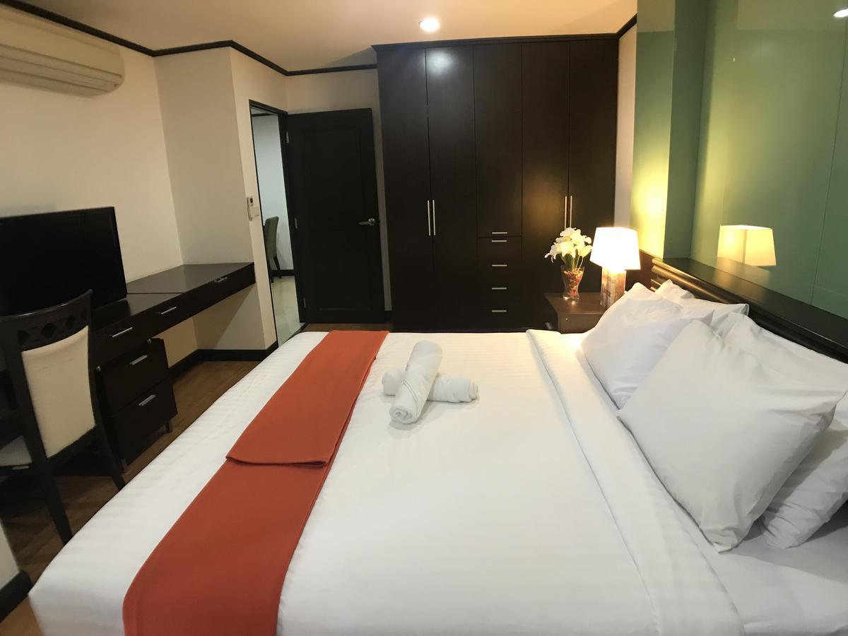 Twin Peaks Sukhumvit Suites Bangkok Exterior foto