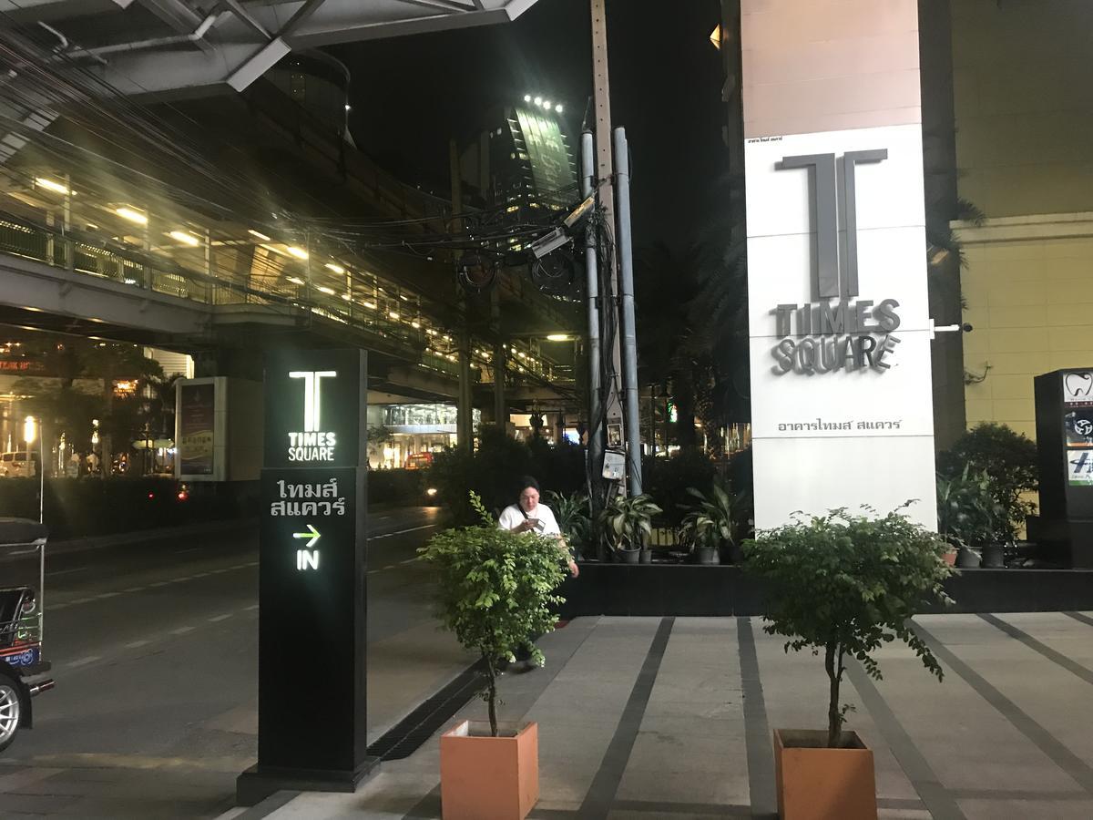 Twin Peaks Sukhumvit Suites Bangkok Exterior foto