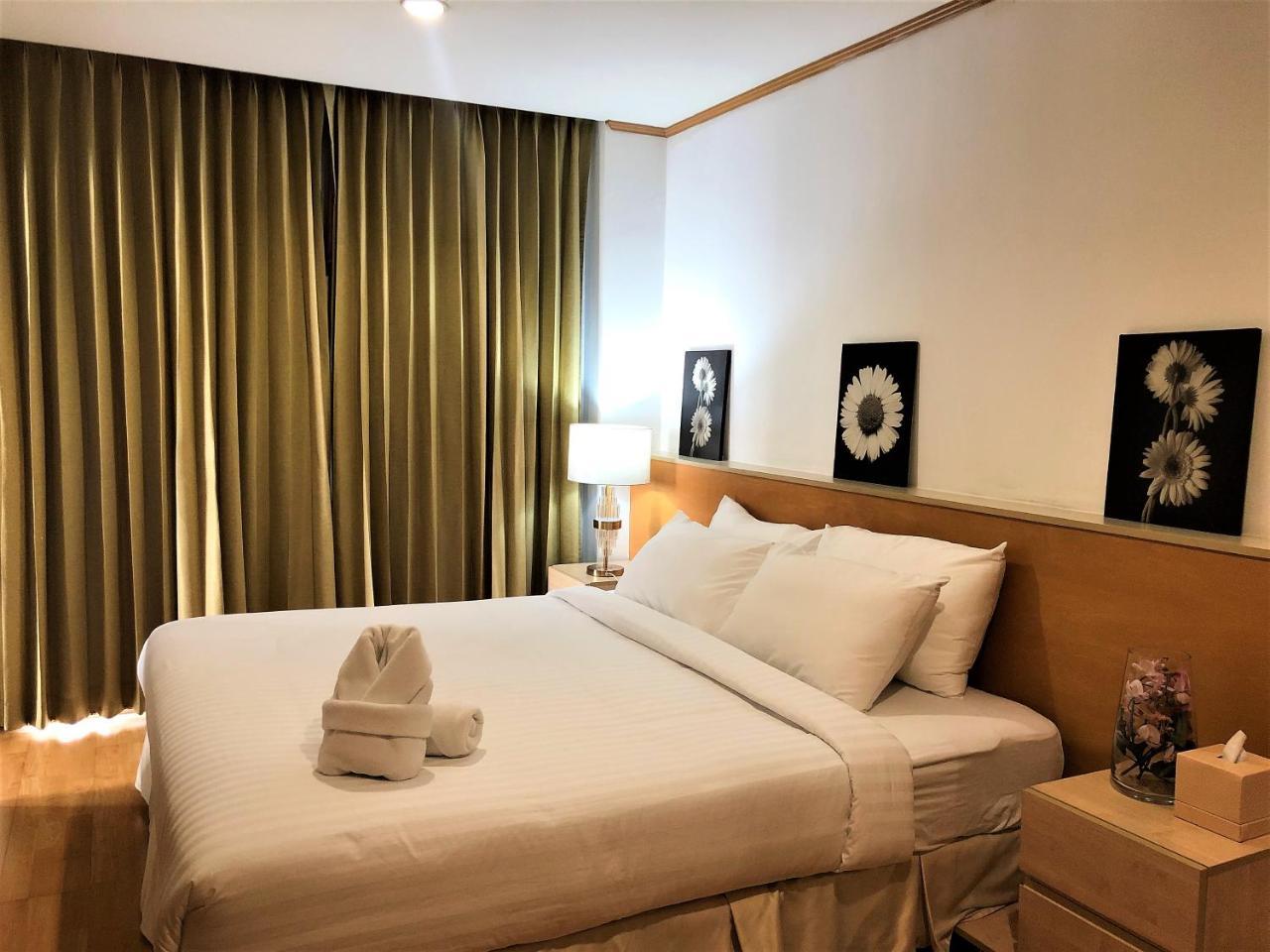 Twin Peaks Sukhumvit Suites Bangkok Exterior foto